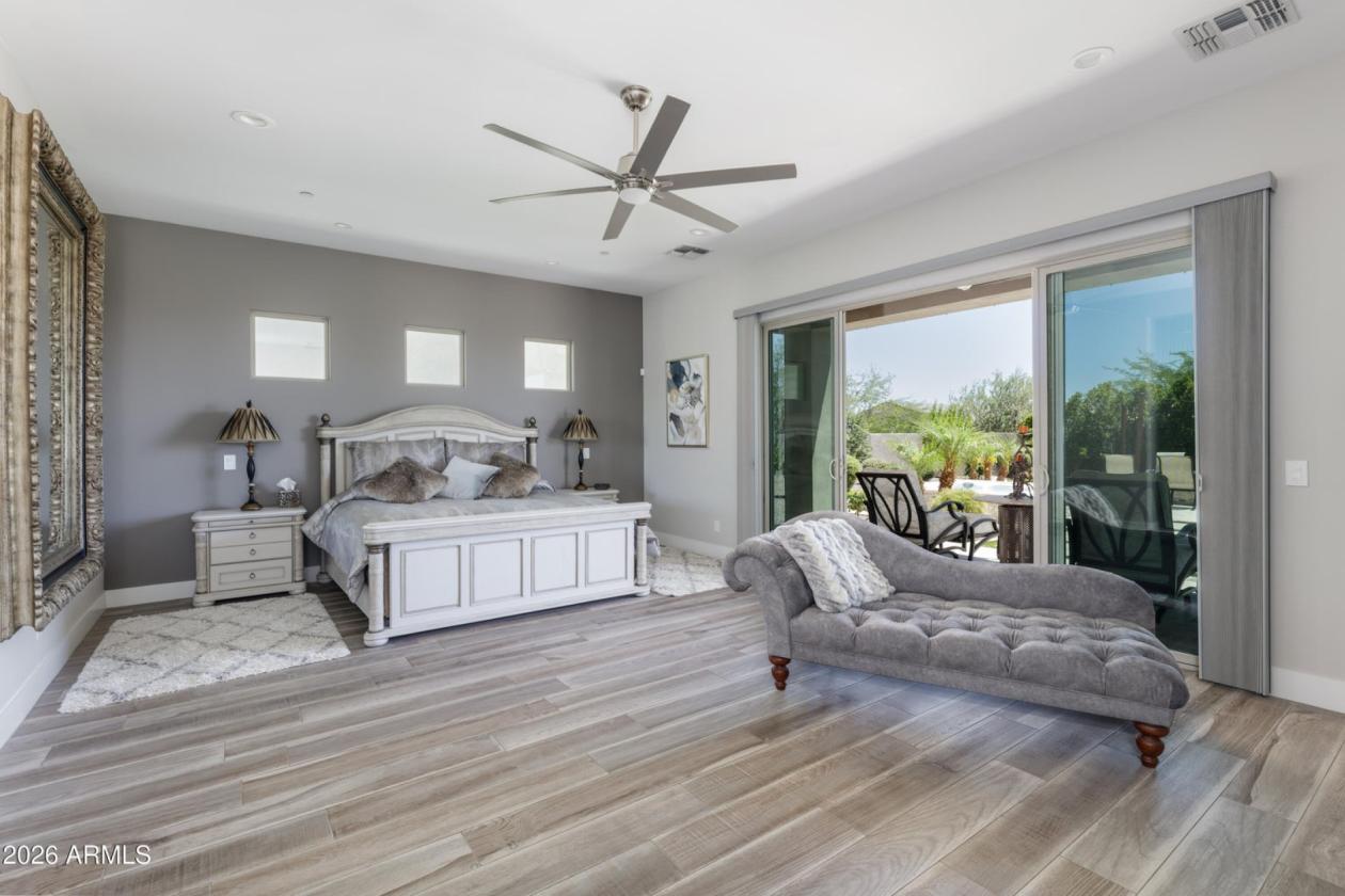 Ultimate luxury and equestrian freedom on 4 acres - photo 8