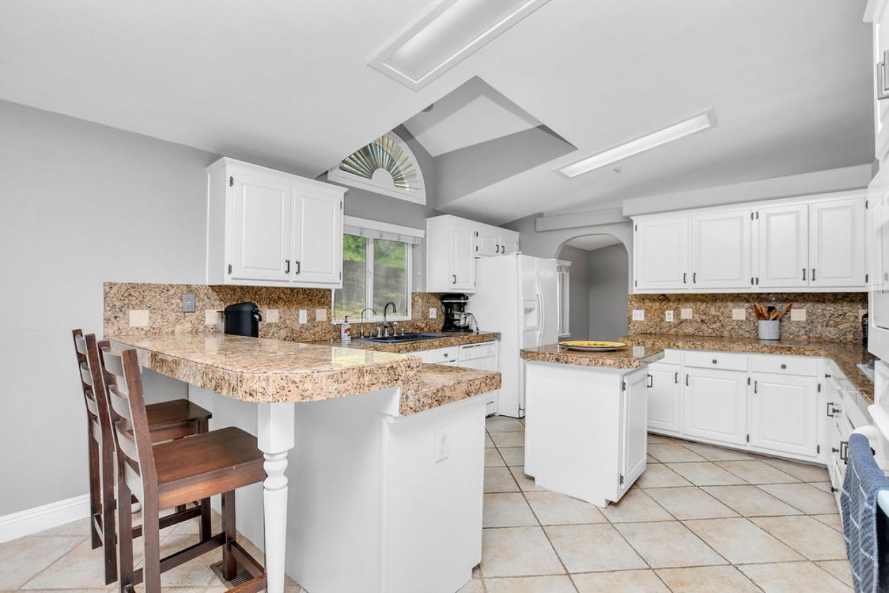 10 Acres in Briones Valley - photo 15