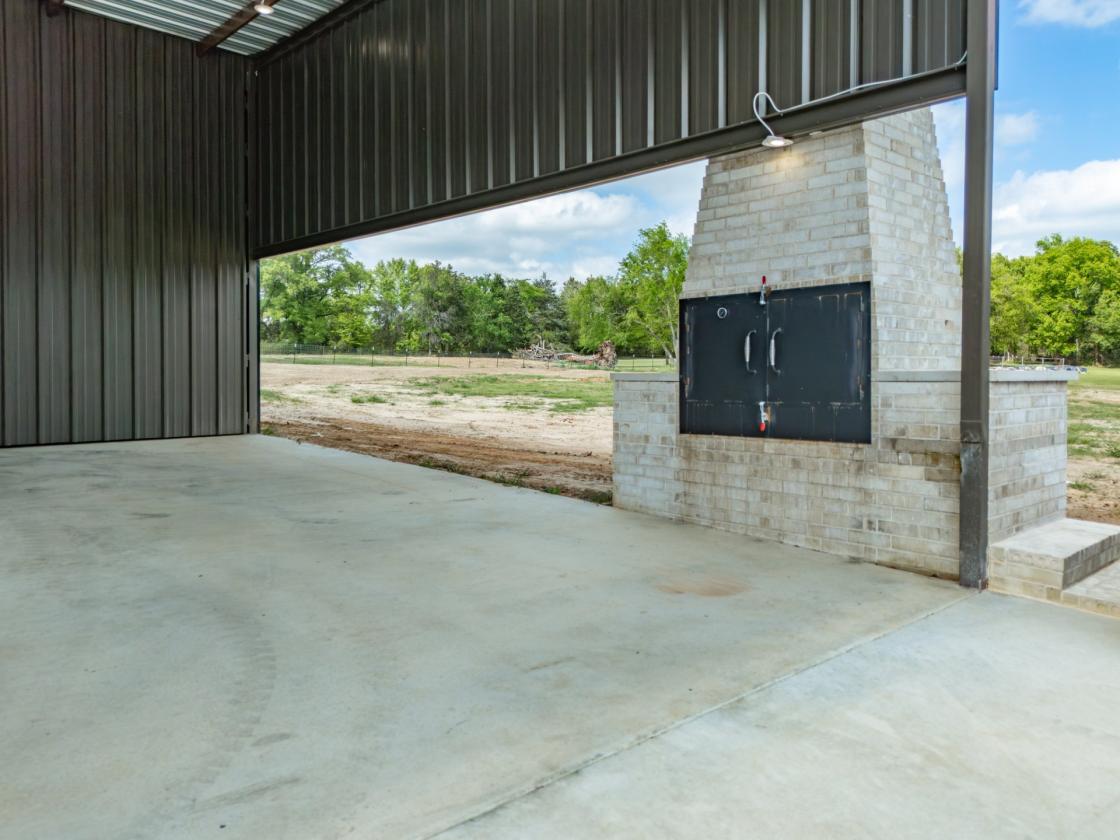 8 Acres on 2 parcels with shop and room for horses - photo 10