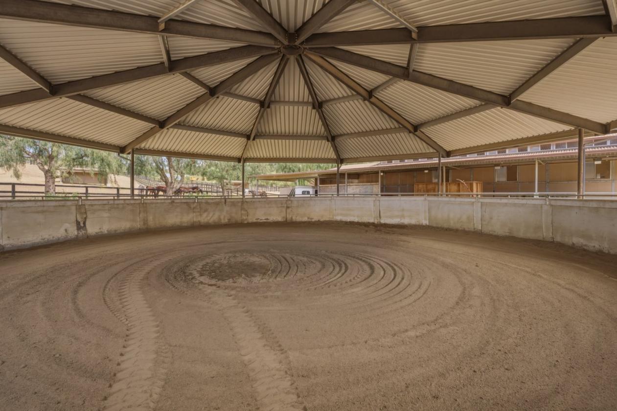 Luxury Equestrian Estate, Resort home, 352 Acres - photo 28