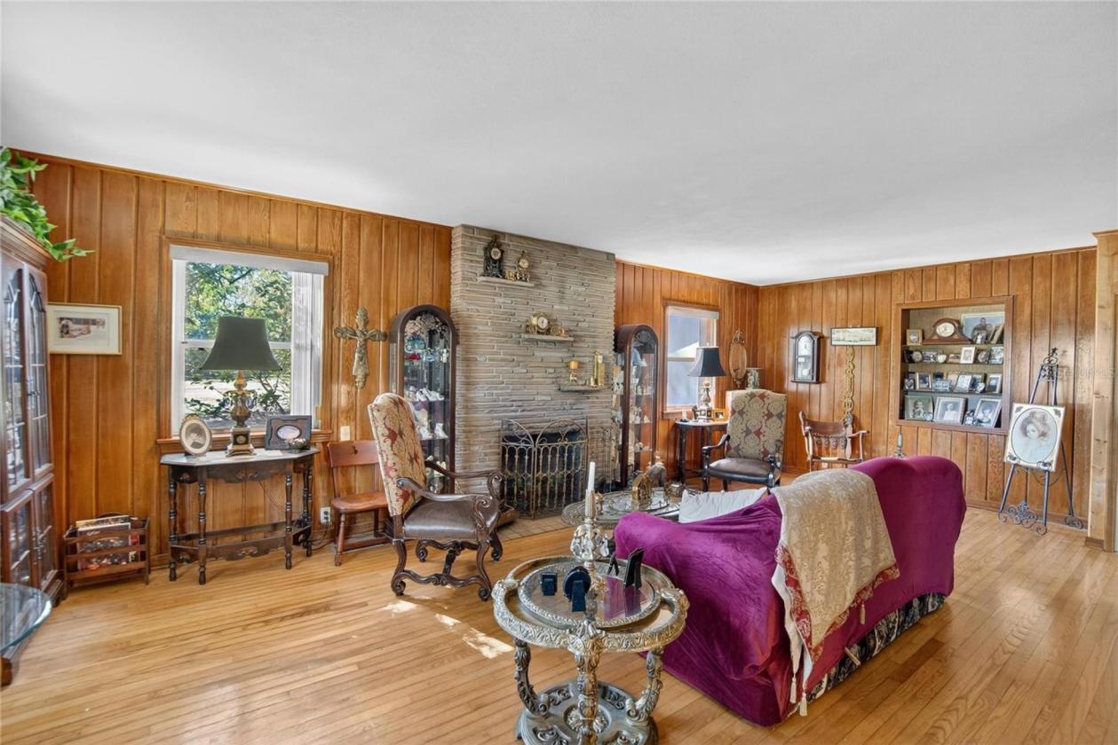 Beautiful Country Home on 5 Acres - photo 11