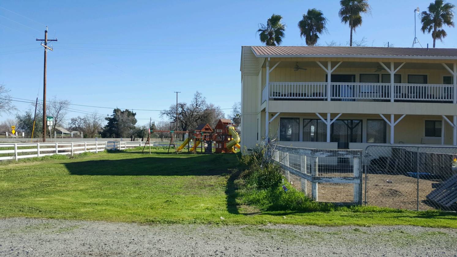 Large Ranch House on 2.67 acres Live Oak, Sutter County, California