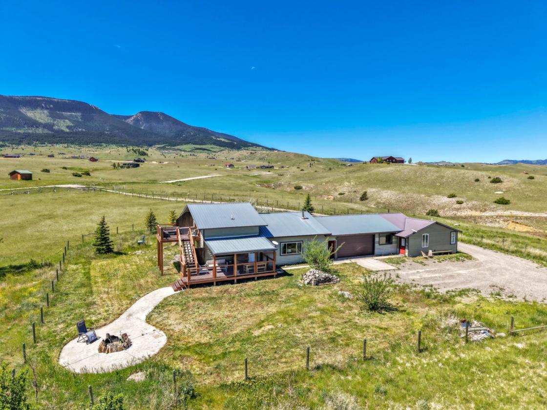 Home, ADU, Barn, 10 acres and Million Dollar views - photo 4