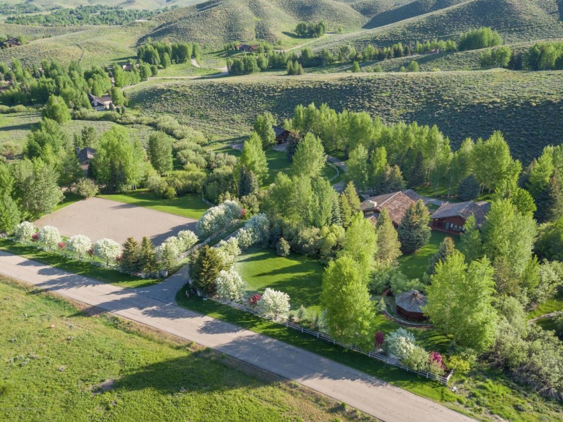 A Rare Elkhorn, Sun Valley Legacy Estate - photo 2