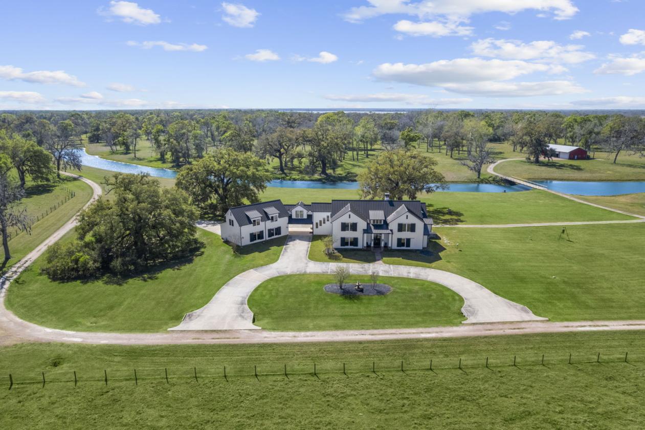621 Acres of Texas Luxury - photo 2