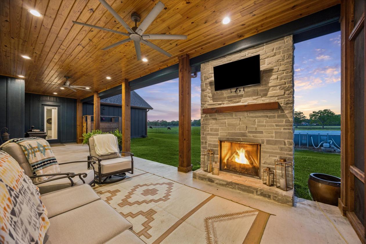 15 +/- AC Luxury Equestrian Property - photo 29