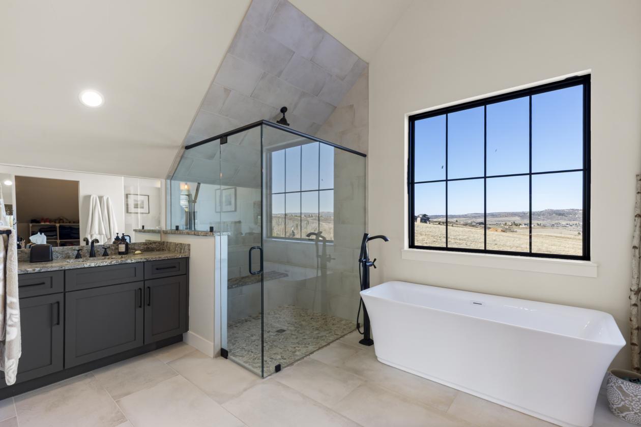 Exceptional Mountain Residence with Room for Horses - photo 15