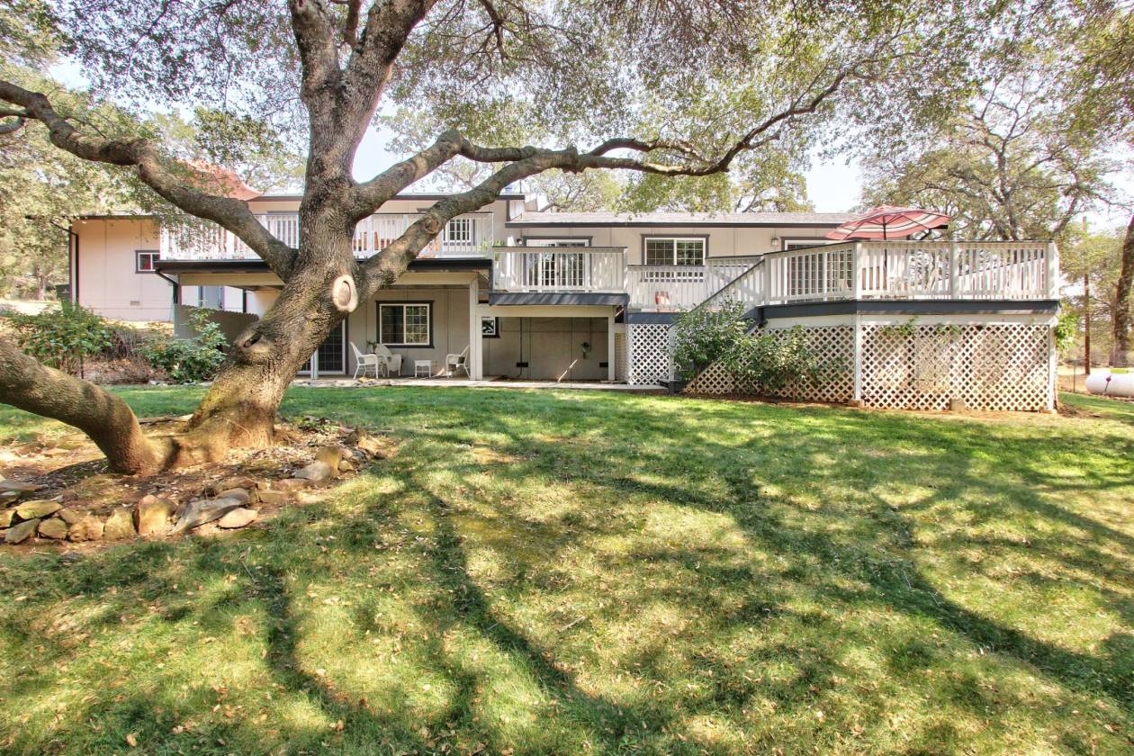 Beautiful Horse property with updated home and close to trails and town