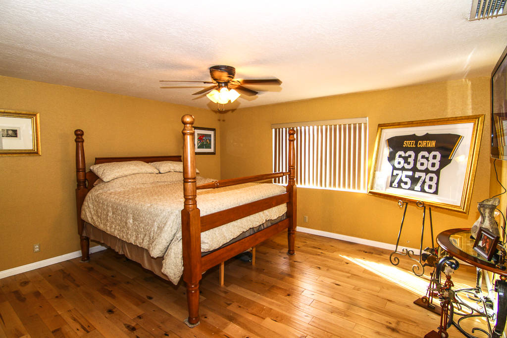 Beautiful horse property on 1.81 acres located in Horse Town USA