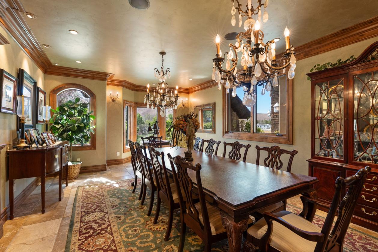 Extraordinary Estate in Pleasant Valley - photo 12
