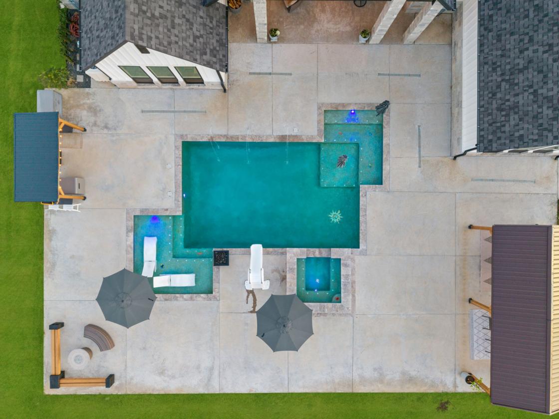Horses Welcomed | Modern Luxury Farmhouse | 4 Acre - photo 25