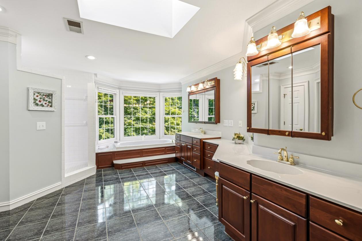 Equestrian estate with 40 acres - photo 21