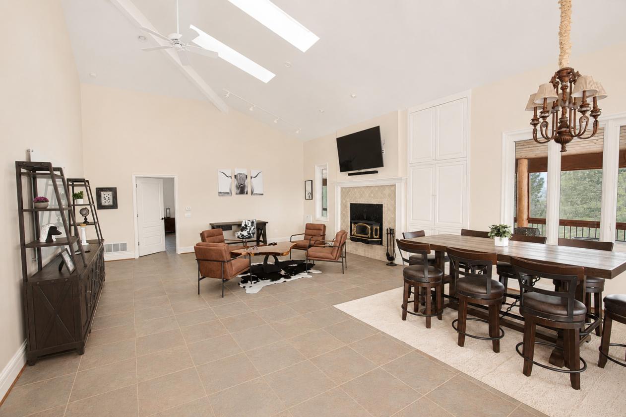 Luxury Equestrian Estate in a Gated Community - photo 10