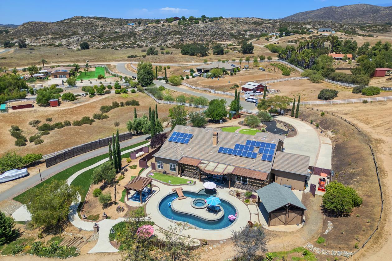 Impressive Equestrian Resort - photo 1