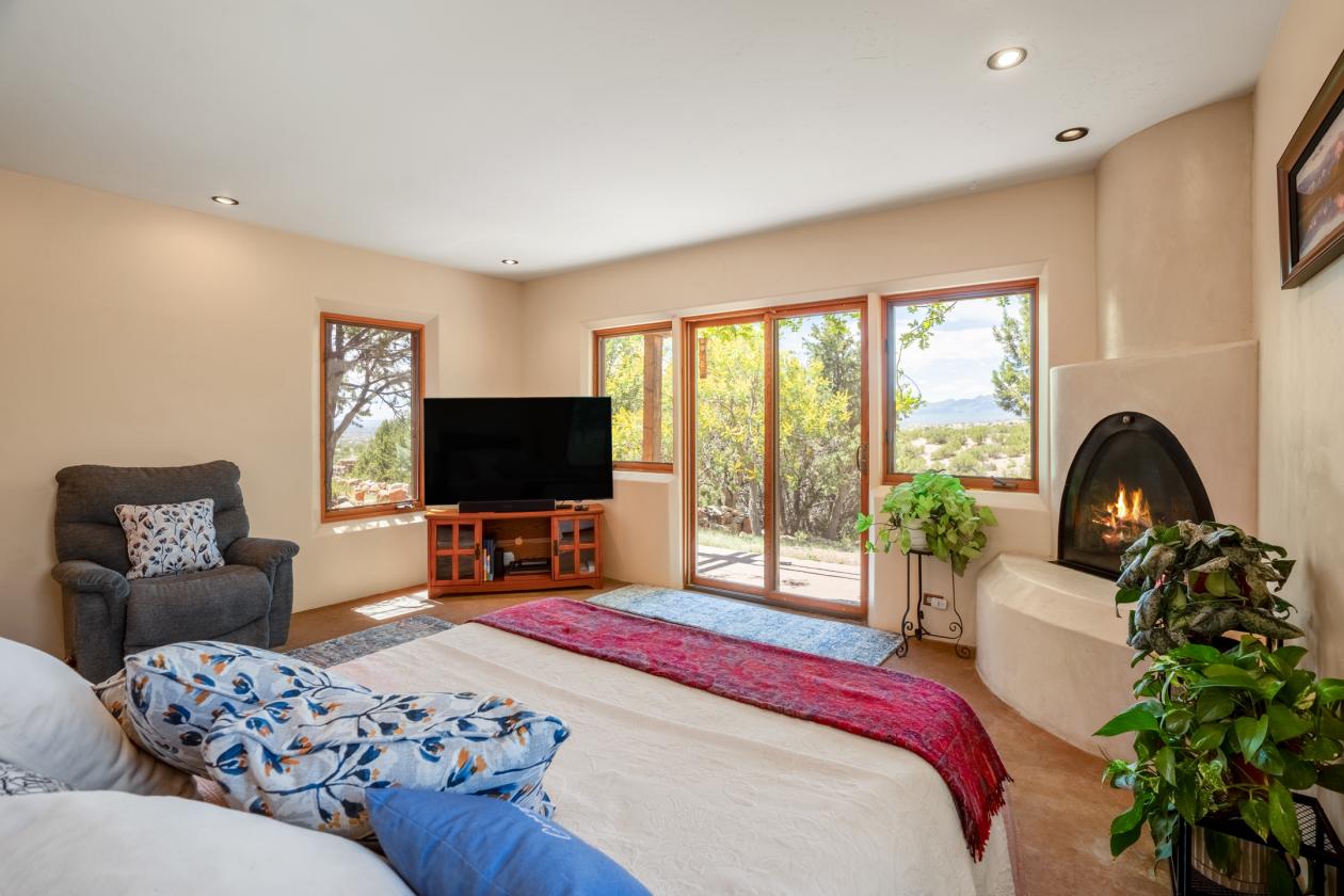 Fantastic Horse Property + Views!!! - photo 17
