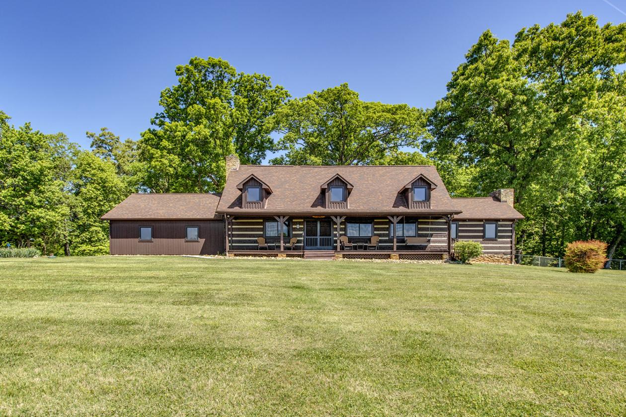 Beautiful log home on 33.95 acres - photo 1