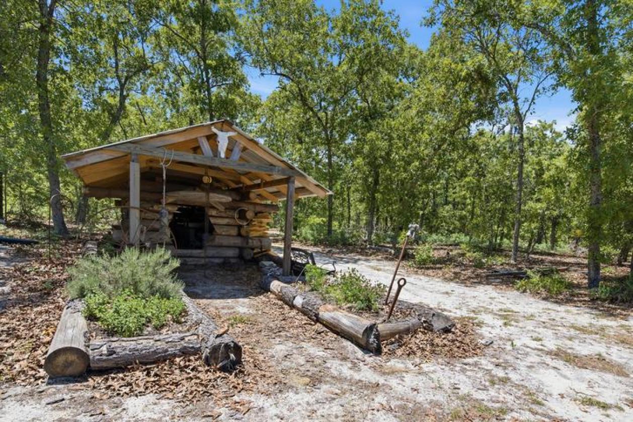 Unique Equestrian Property 9.48 Acres Near Trails - photo 24