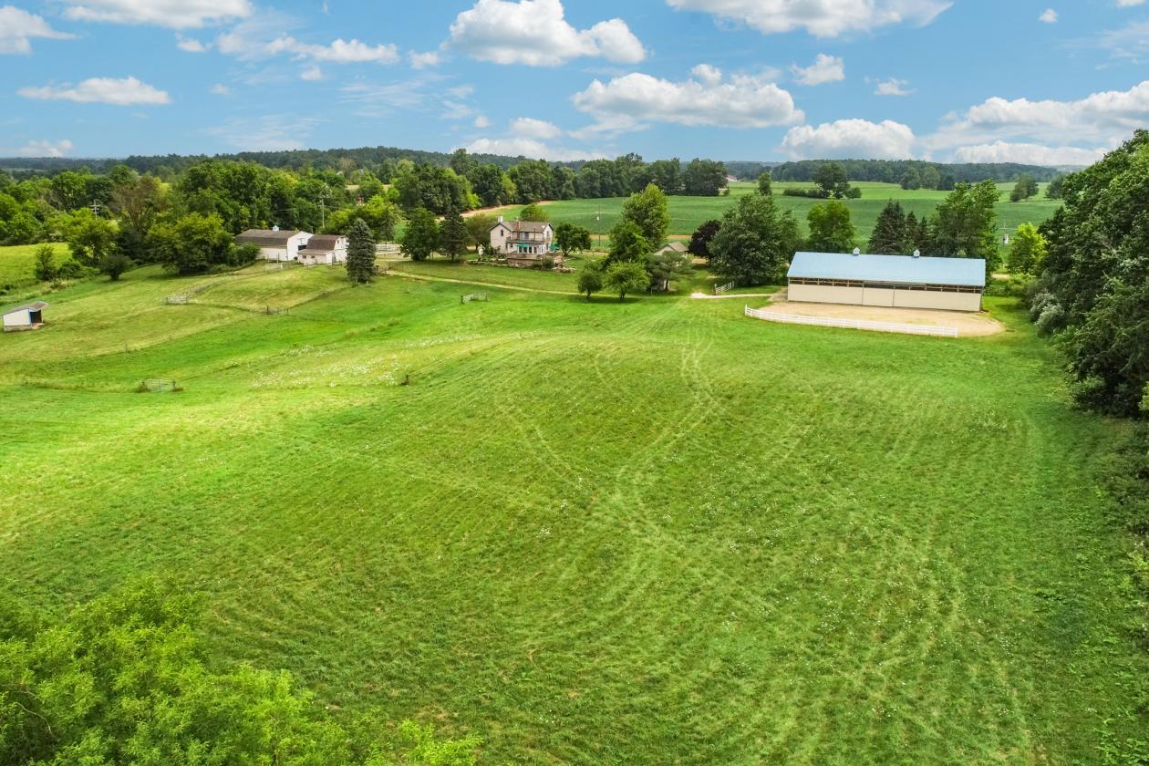Beautiful farm w/ indoor 14 miles from Ann Arbor! - photo 21