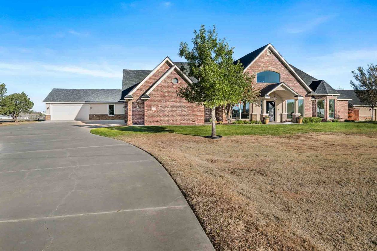 Horse Property for sale.