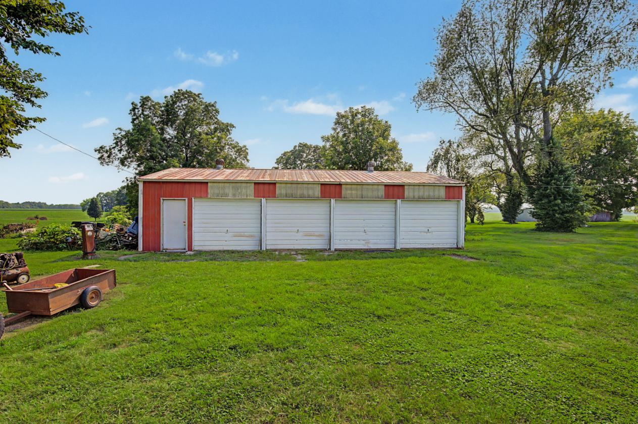 GORGEOUS PROPERTY WITH 12.72 ACRES - photo 8