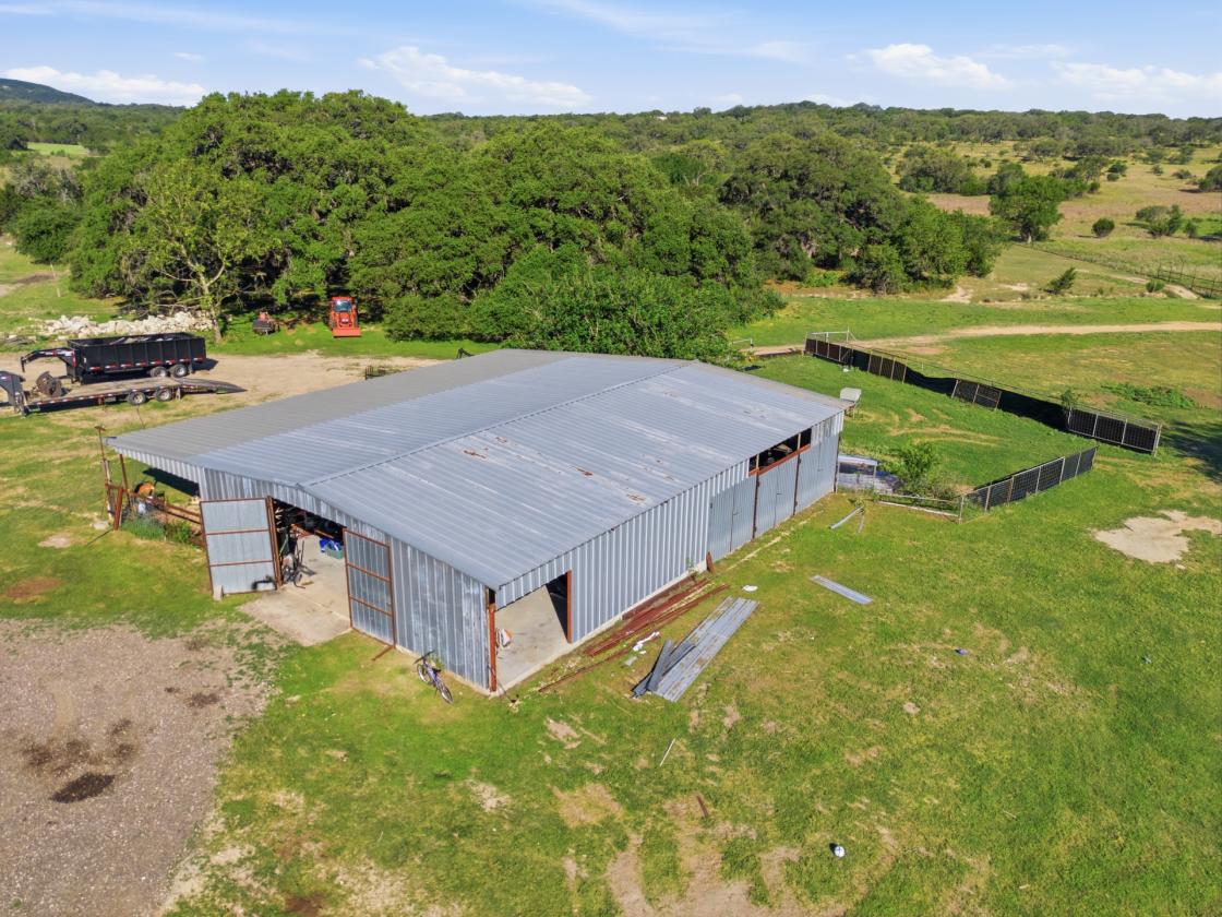 Luxury Hill Country Farmhouse | 10 Acres - photo 21