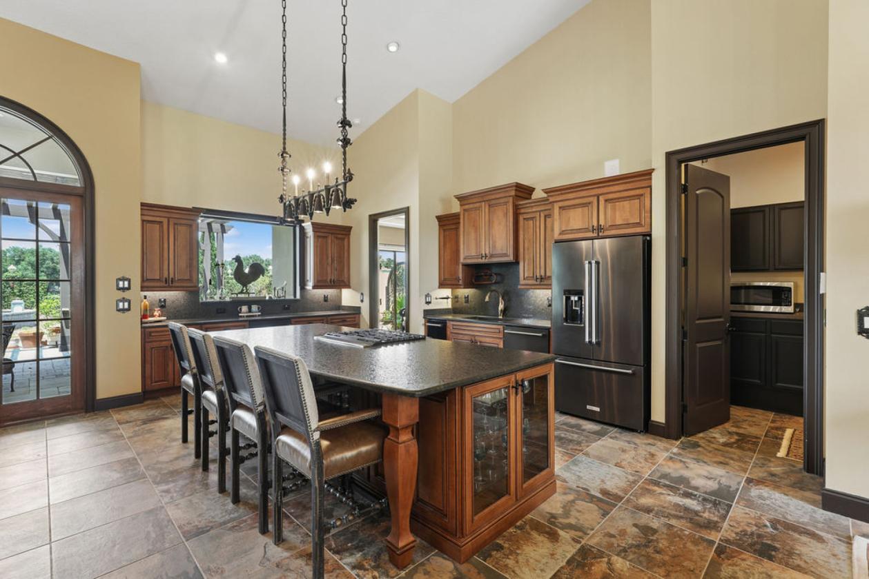 LUXURY TURNKEY 28.62-ACRE EQUESTRIAN ESTATE - photo 8