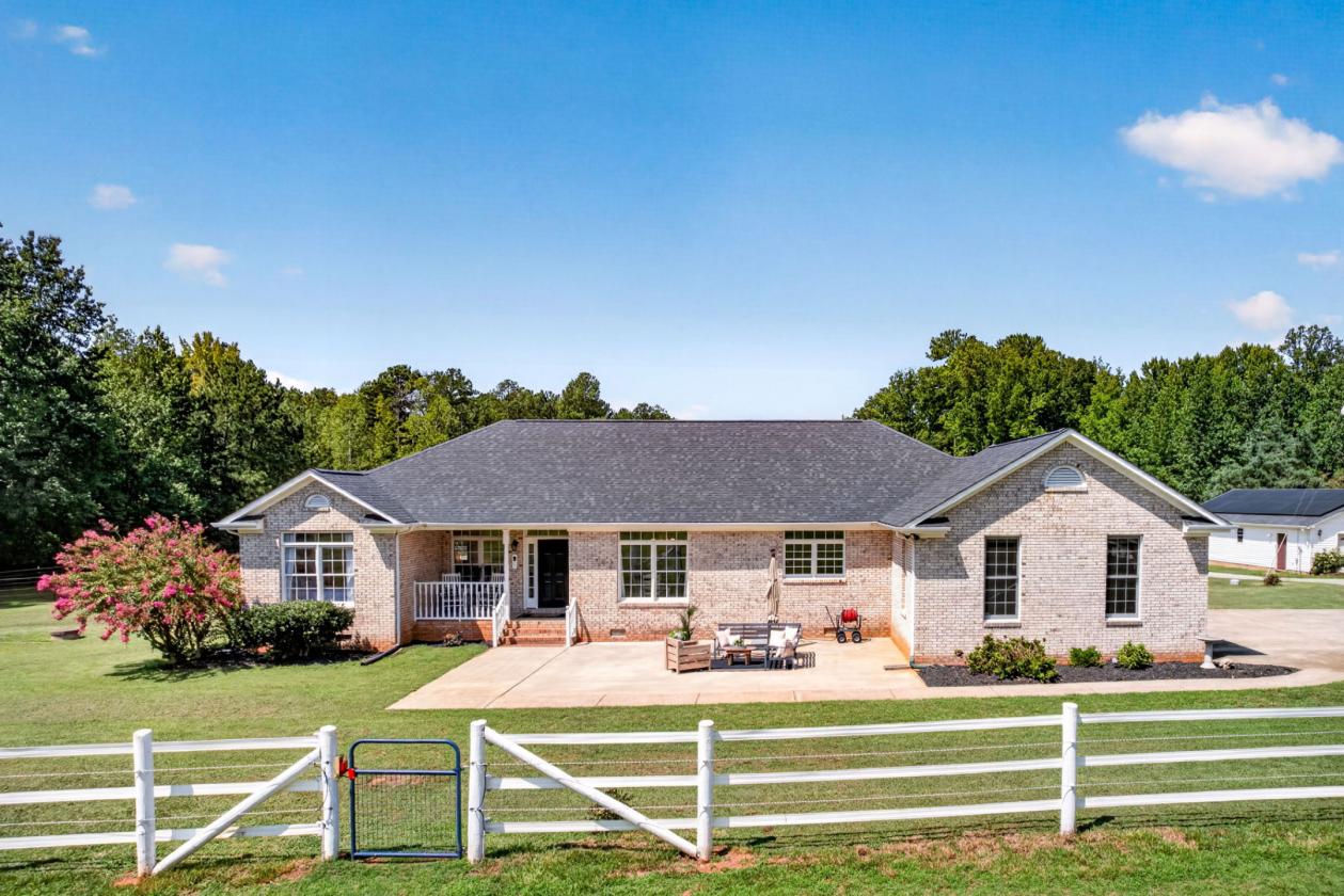8 Acre Turn-Key Horse Property - photo 9