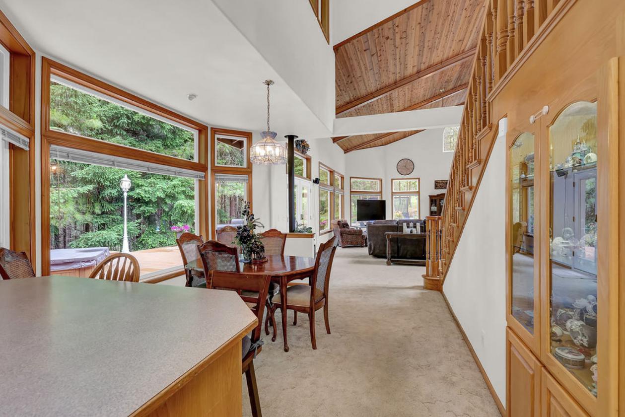 73+acre Estate a rare blend of amenities! - photo 8