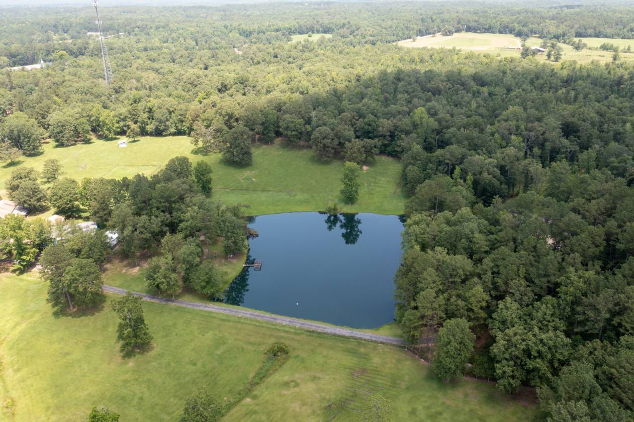 Horse property with several homes - photo 26