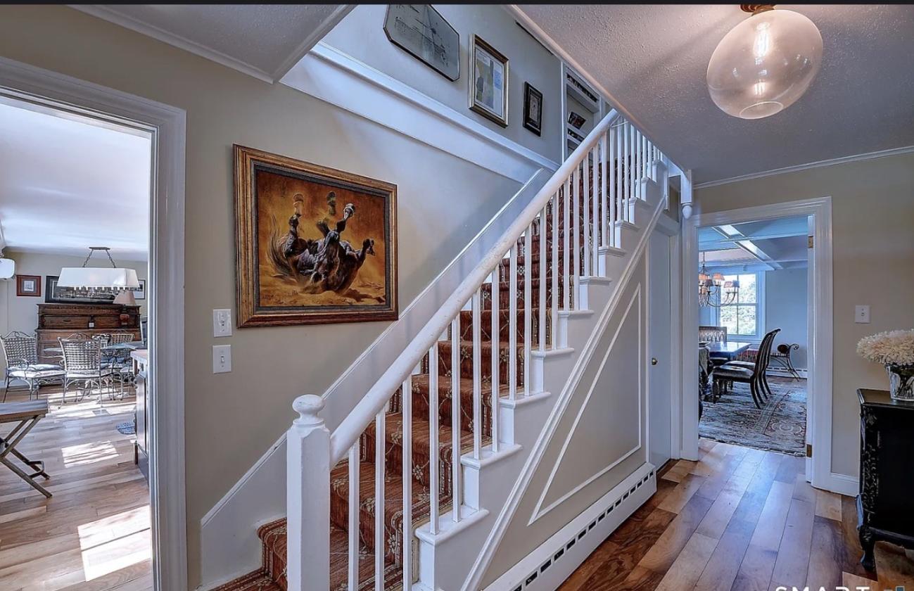 Historic equestrian estate, modern conveniences - photo 11