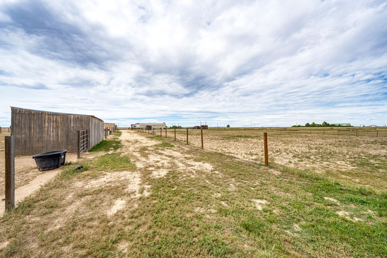 Horse Property & Multi-Generational living! - photo 26