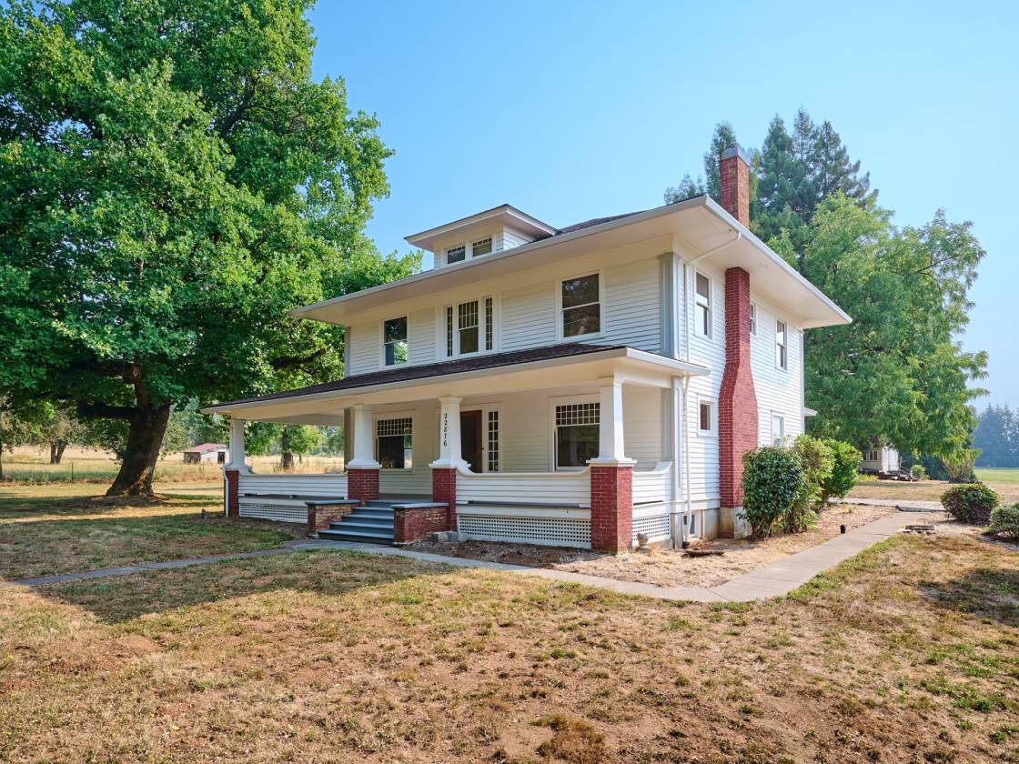 Horse Property for sale.