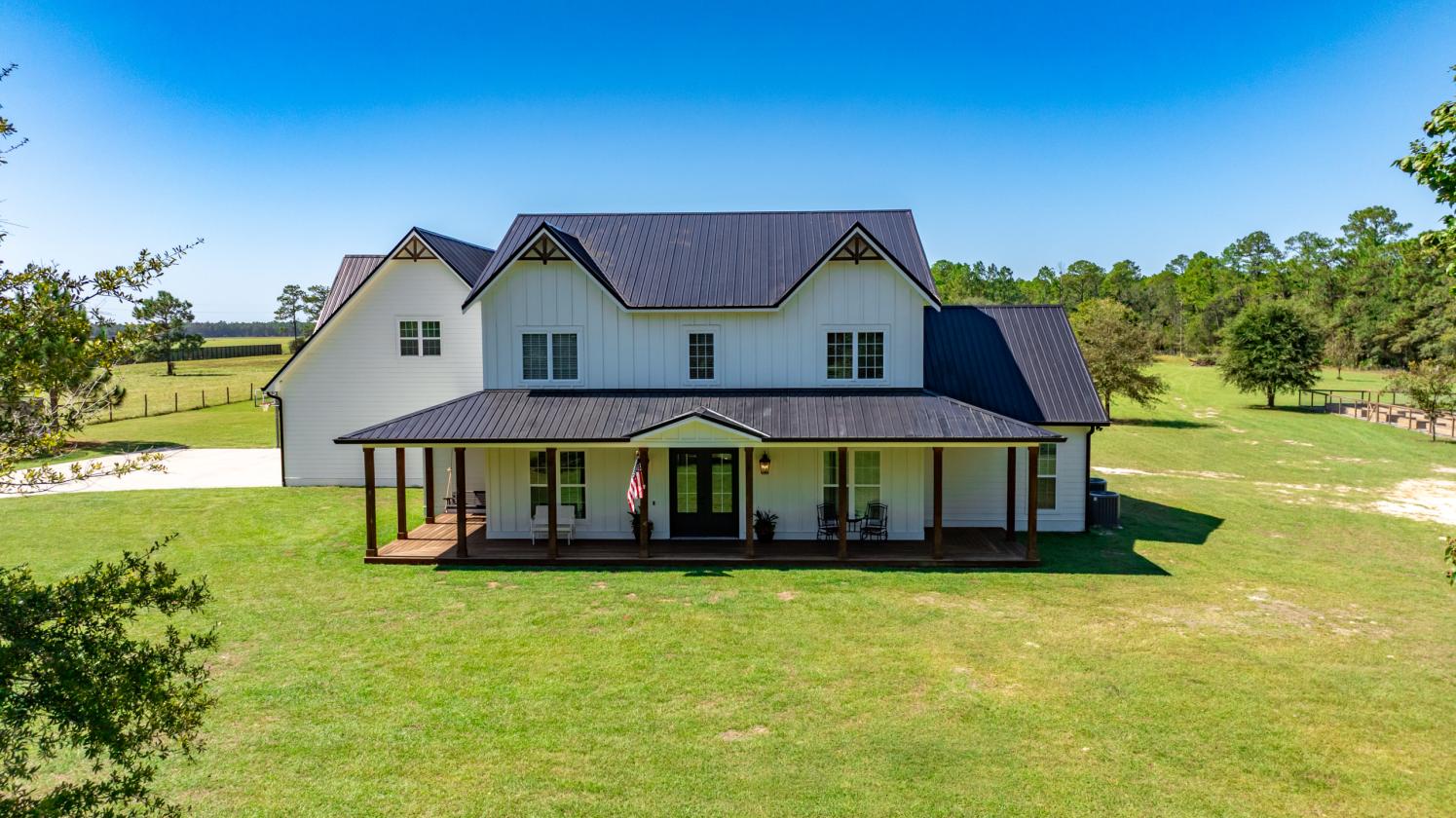 Modern Farmhouse with 3 Stall Barn on 20 Acres - photo 1