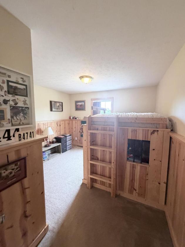 Beautiful Home on 15 Acres!! - photo 21