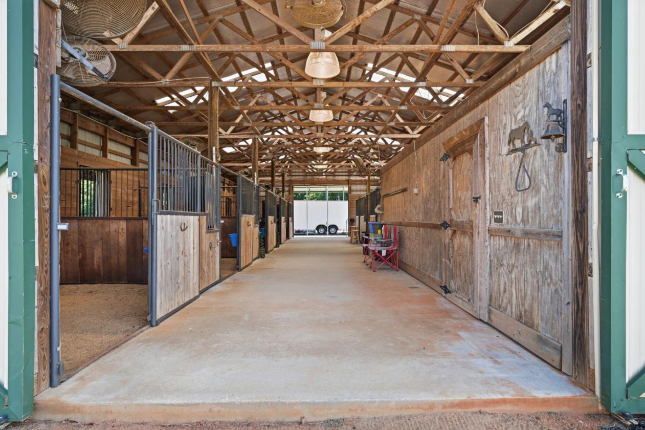 Luxury Equestrian Estate | 27 Acres - photo 9