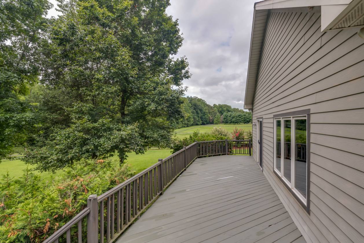 Manageable opportunity with community trails Campobello, Spartanburg