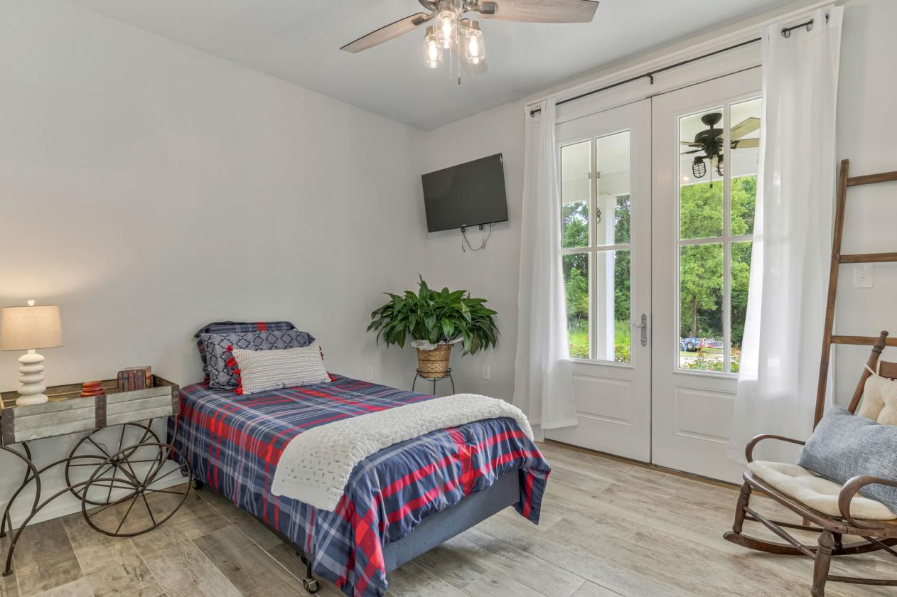 Fully Fenced 6-Acre Farmhouse!!! - photo 22