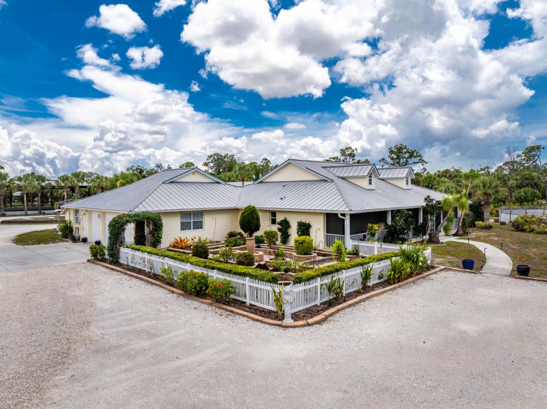 Premier 5 Acre Equestrian Estate - photo 2