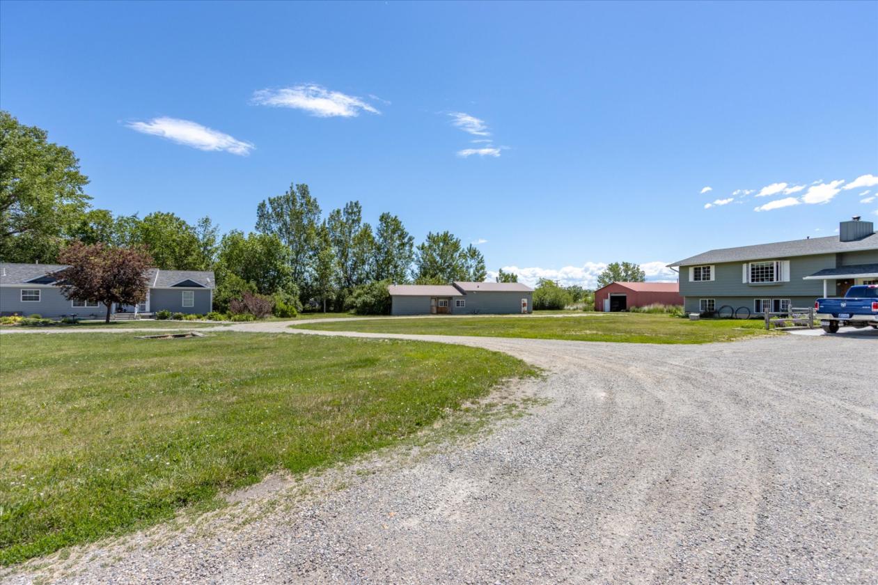 MULTI-GENERATIONAL horse property - photo 4