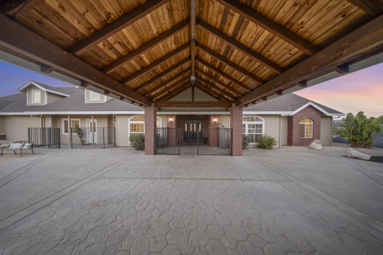 16 Acre Ranch with a View! - photo 11