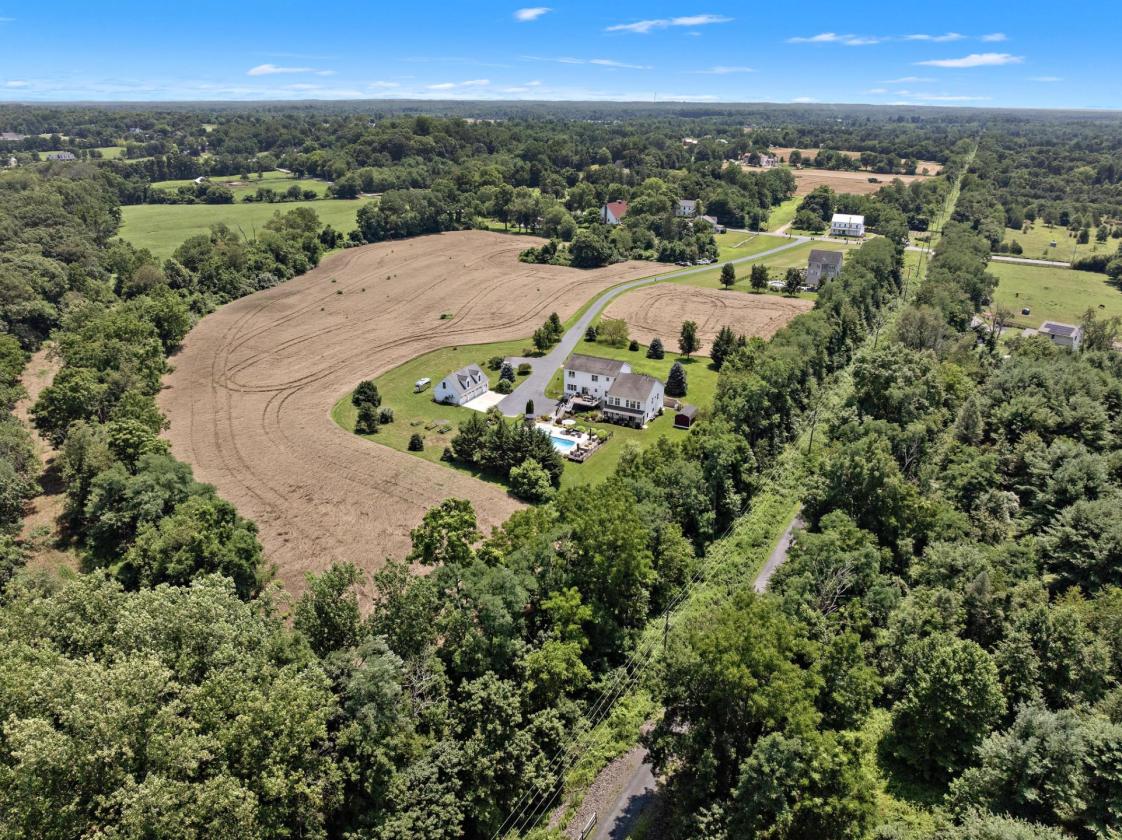 Extraordinary Cream Ridge Homestead on 8+ acres - photo 4