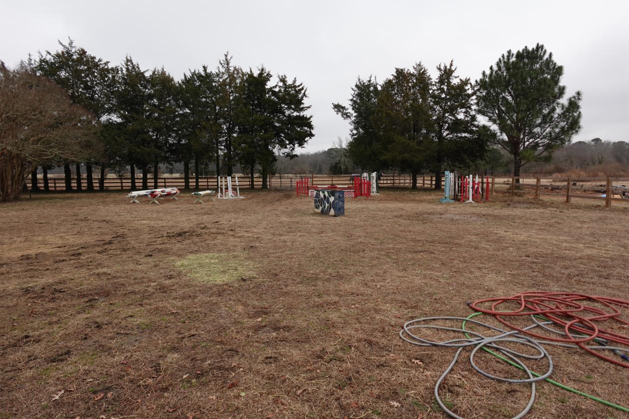 1845 Farmhouse & Exceptional Equestrian Amenities - photo 8