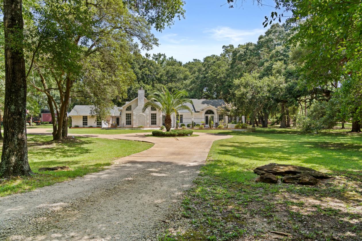 Coastal AL - French Country Estate 10+ Acres & Horses - photo 1