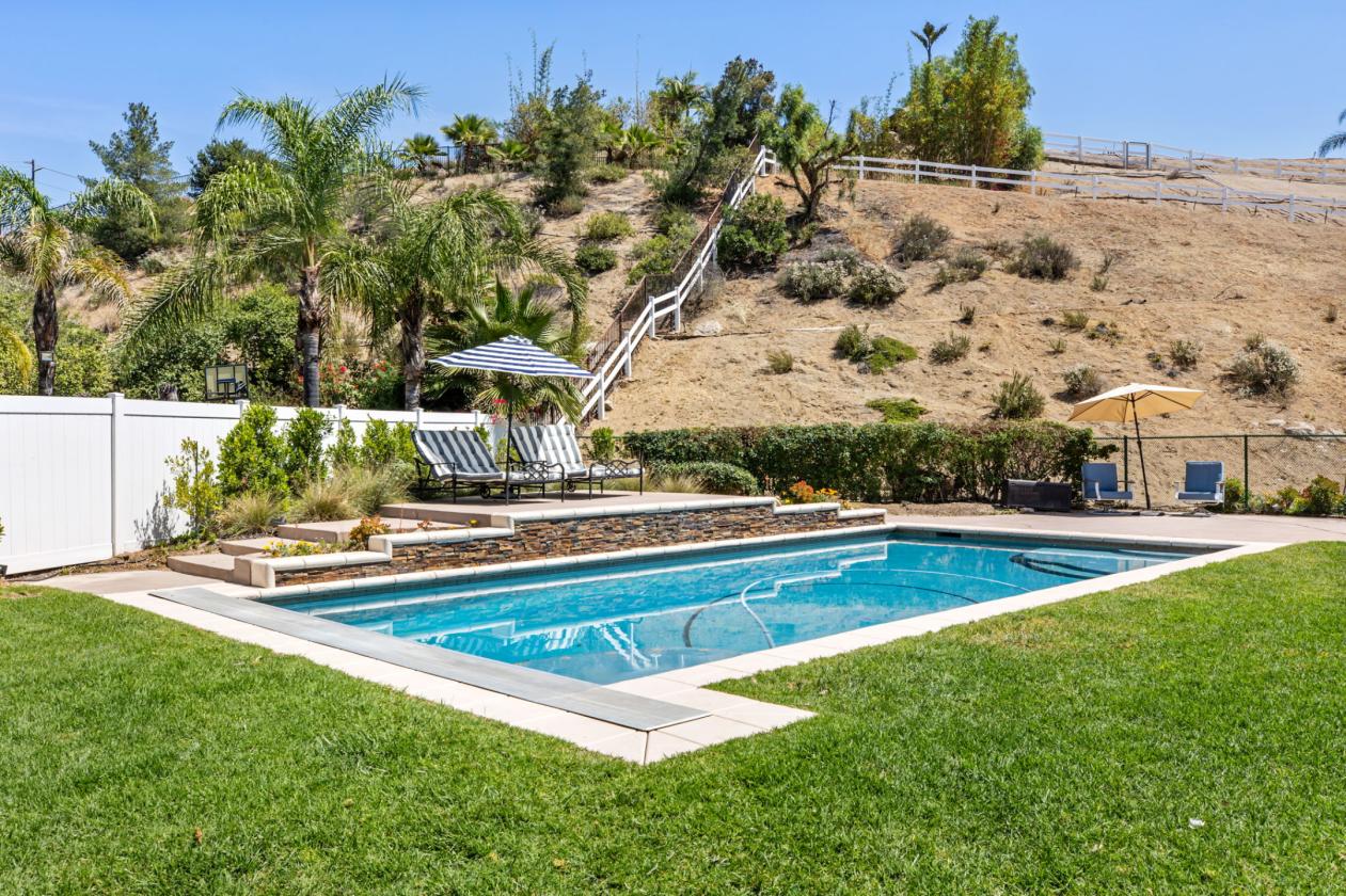 Living the Dream Ranch | Barn, Arena, Pool - photo 19