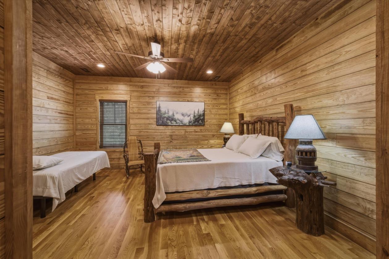7 Acre Horse/Hobby Farm with Craftsman Style Home - photo 19