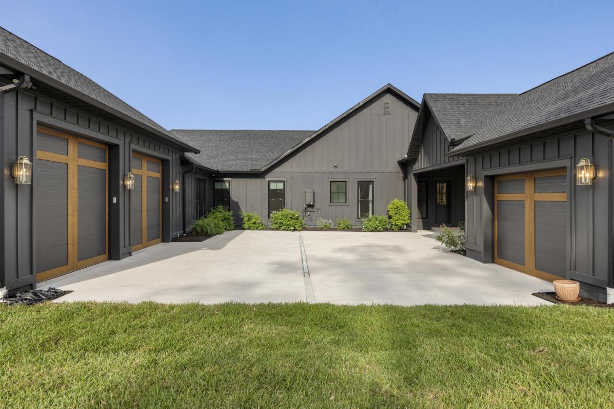 Lakewood Ranches Modern Estate - photo 11