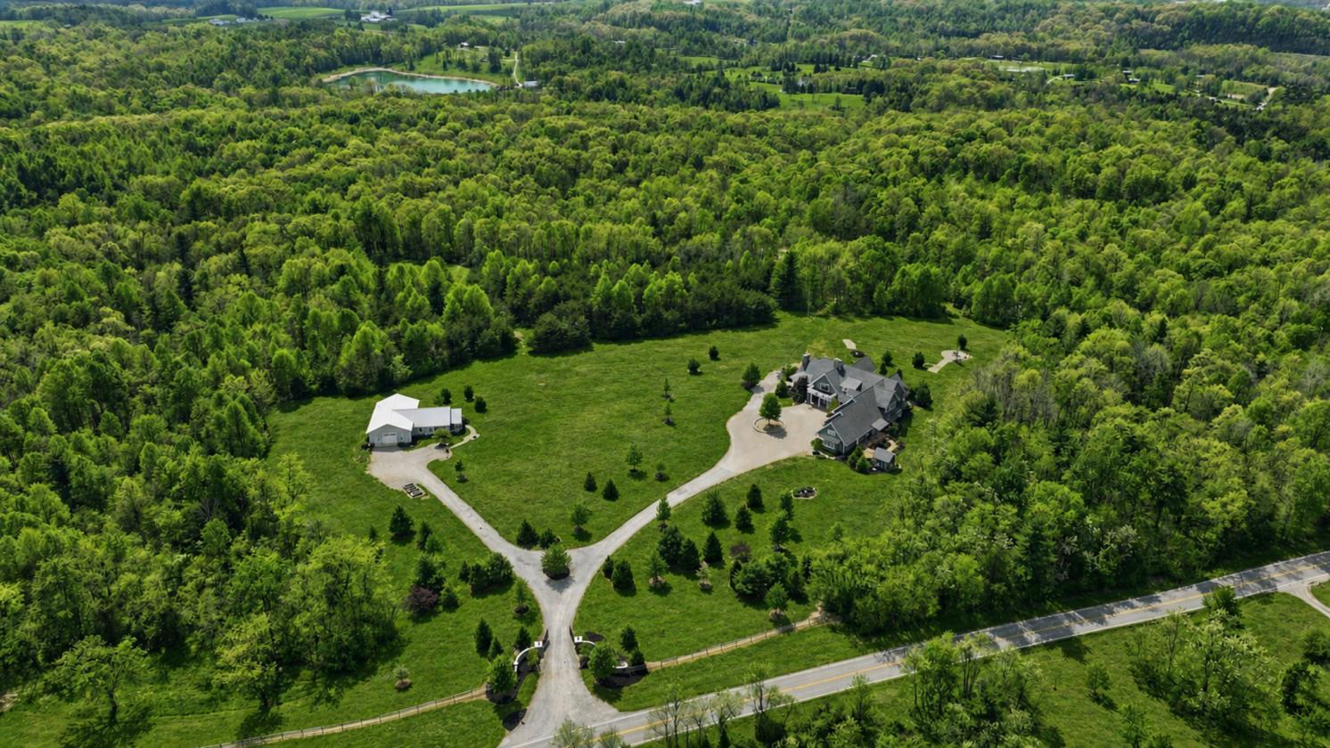 World-Class Estate in Need of Horses - photo 2