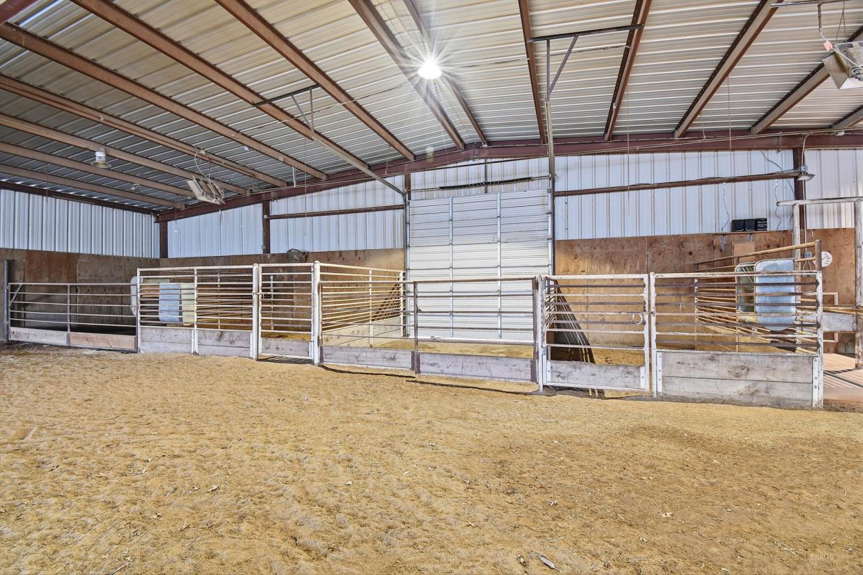 Equestrian Dream with Deluxe Horse Setup - photo 22