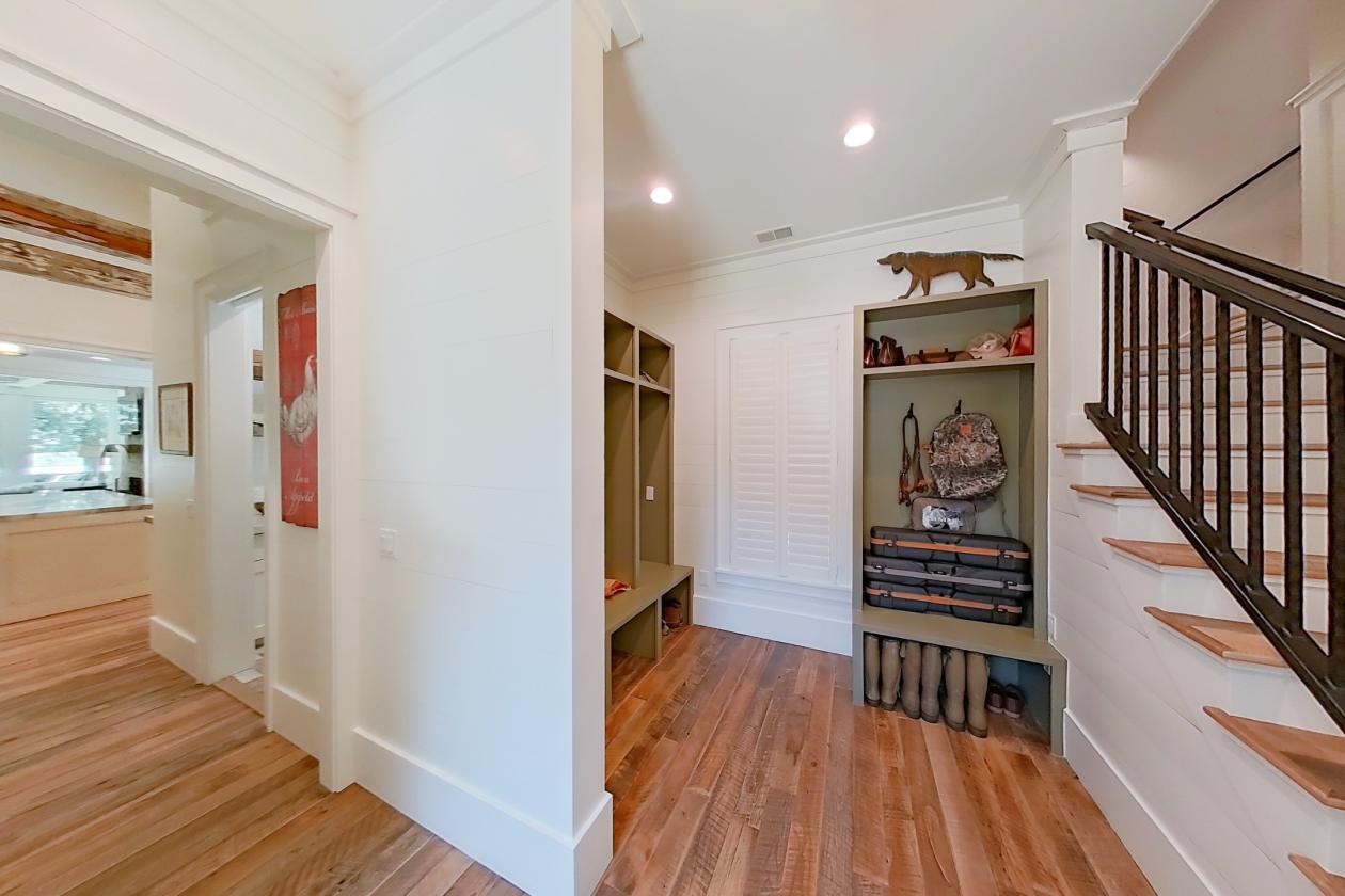ONE-OF-A-KIND HOME IN EQUESTRIAN COMMUNITY - photo 15