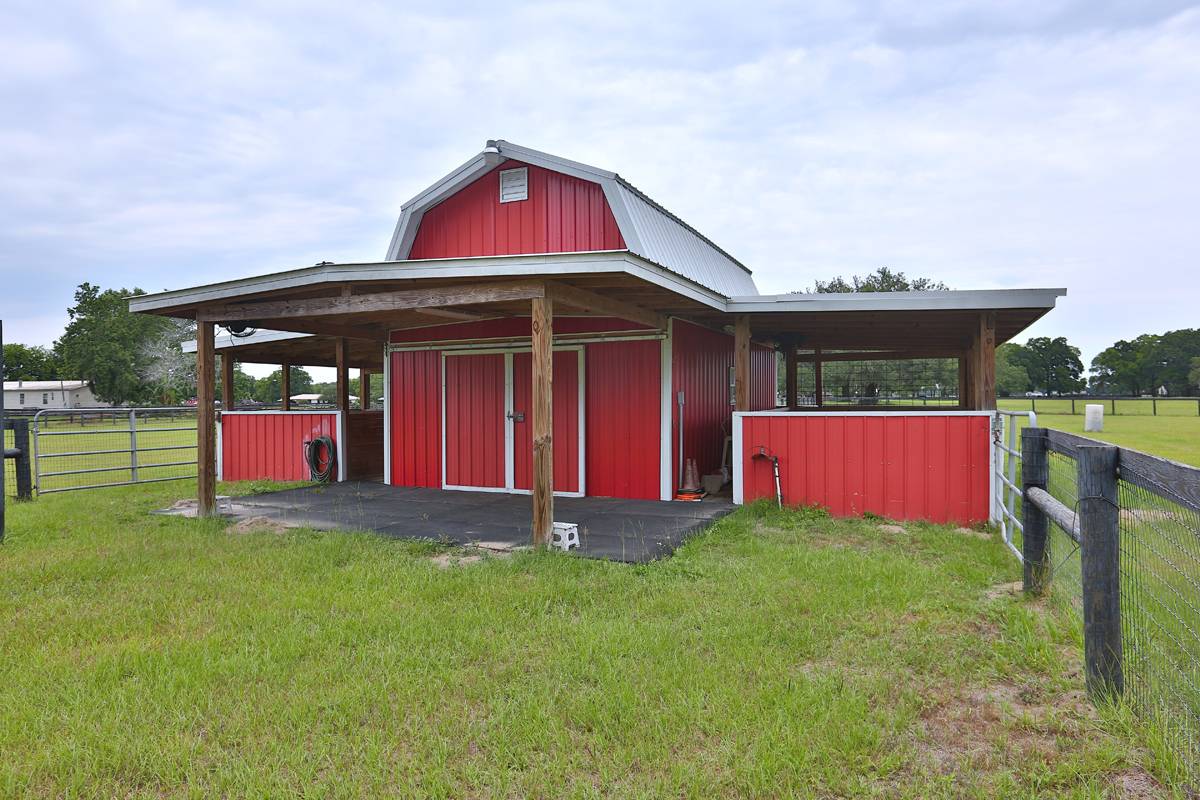 Premier Equestrian Facility - photo 21